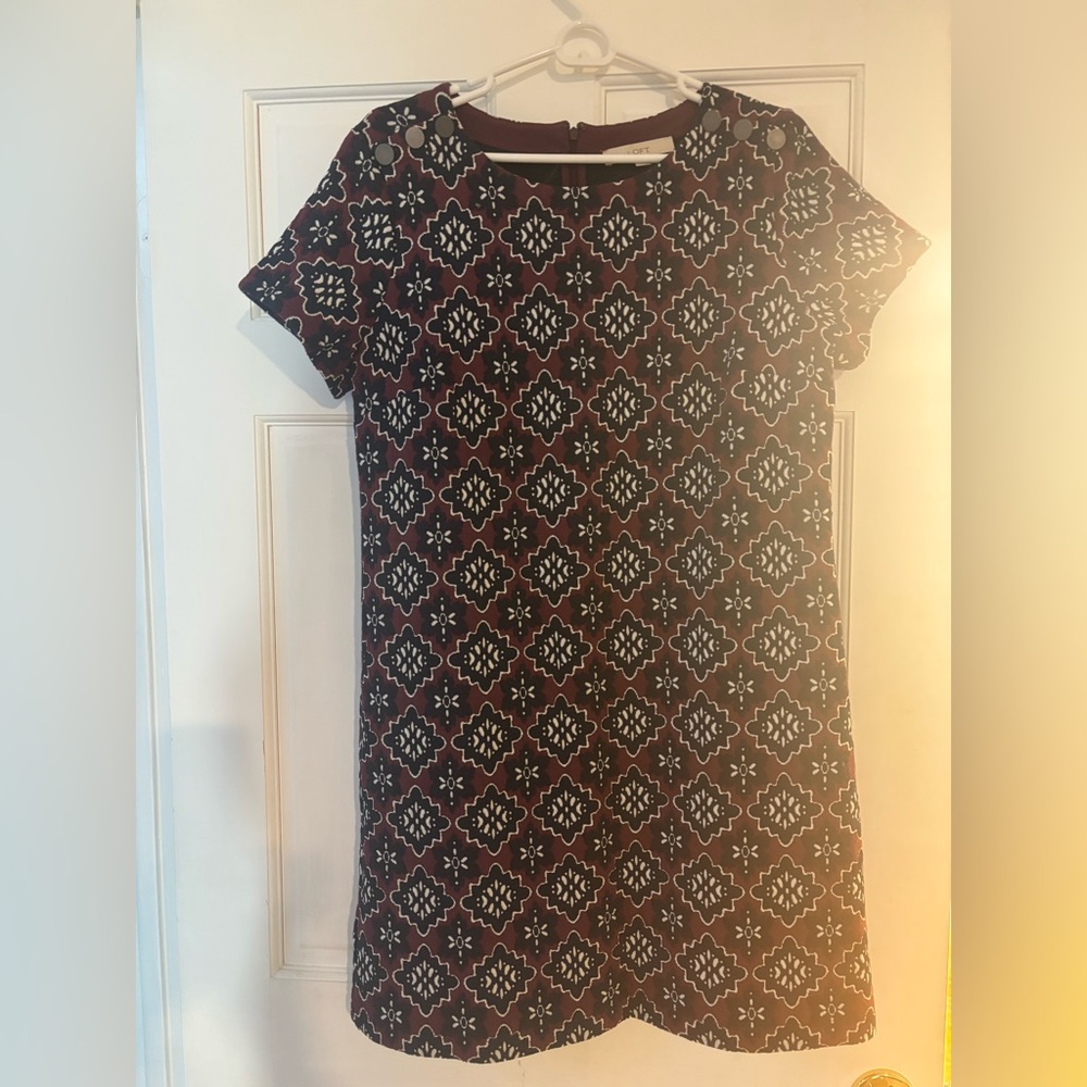 LOFT Elegant Burgandy short sleeve size 12 dress - Picture 1 of 5